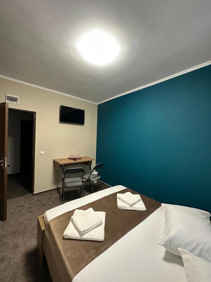 Freedom&Relax Hotel Бузау Екстериор снимка