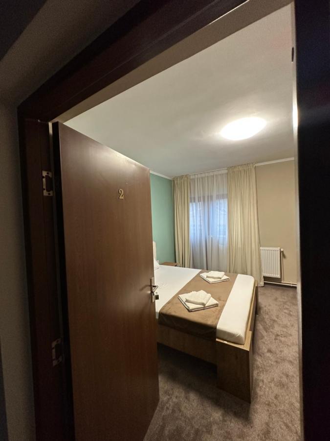 Freedom&Relax Hotel Бузау Екстериор снимка