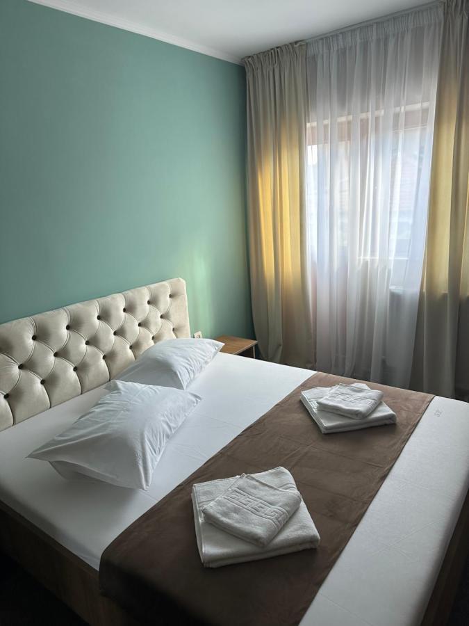 Freedom&Relax Hotel Бузау Екстериор снимка