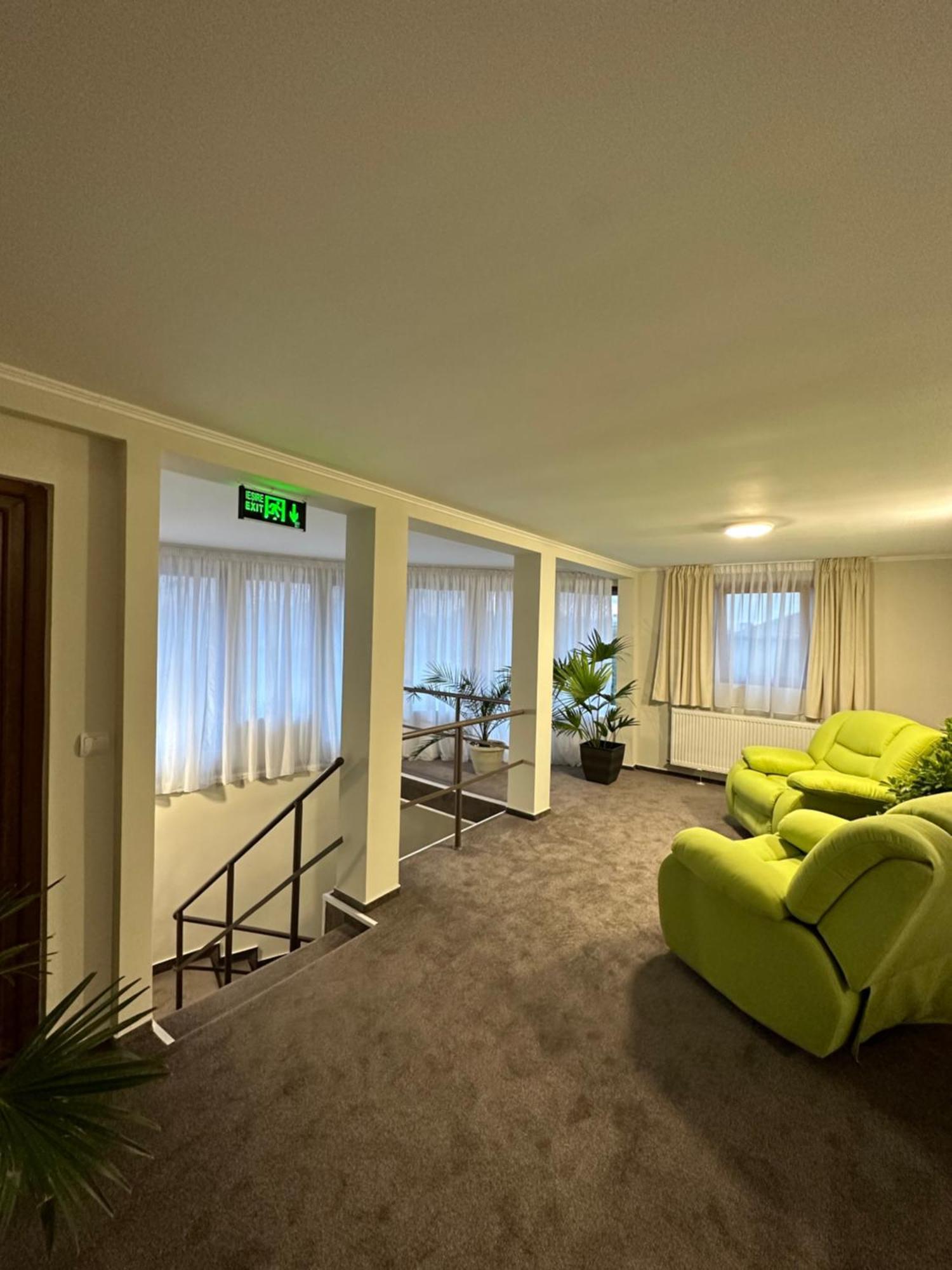 Freedom&Relax Hotel Бузау Екстериор снимка