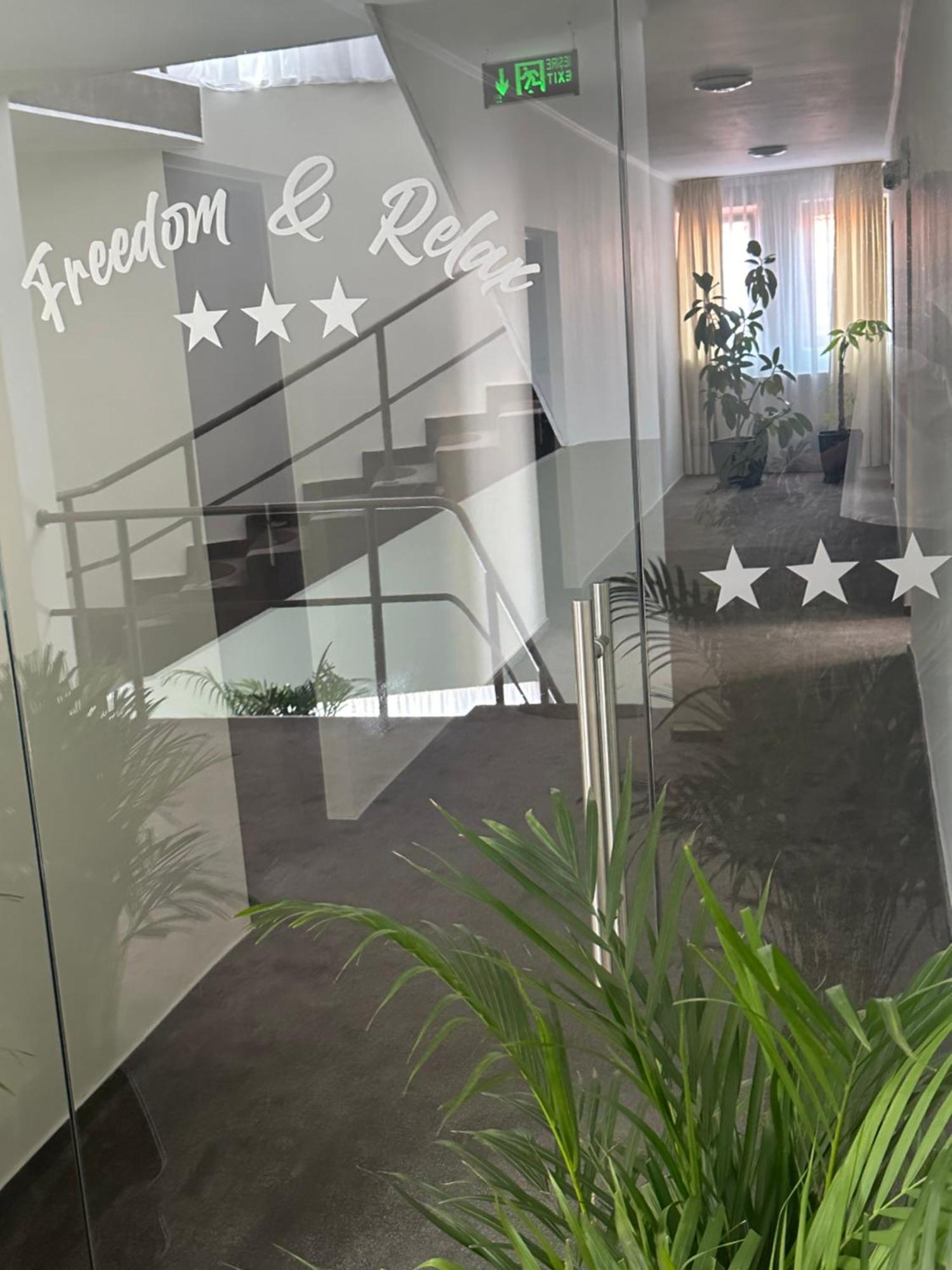 Freedom&Relax Hotel Бузау Екстериор снимка