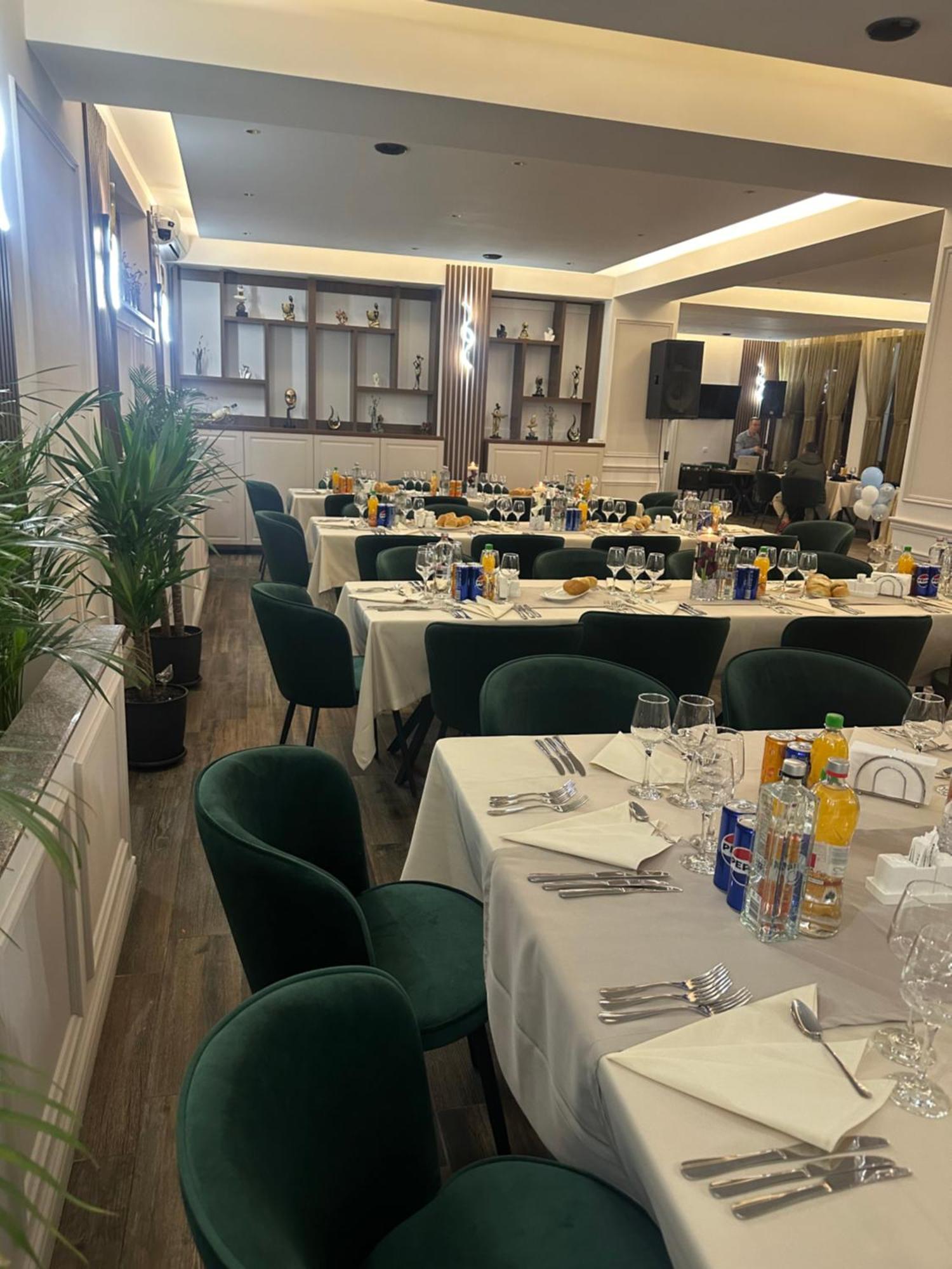 Freedom&Relax Hotel Бузау Екстериор снимка