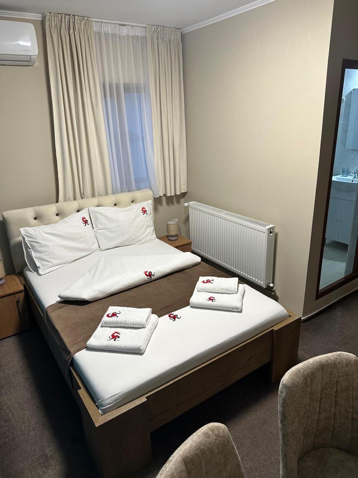 Freedom&Relax Hotel Бузау Екстериор снимка