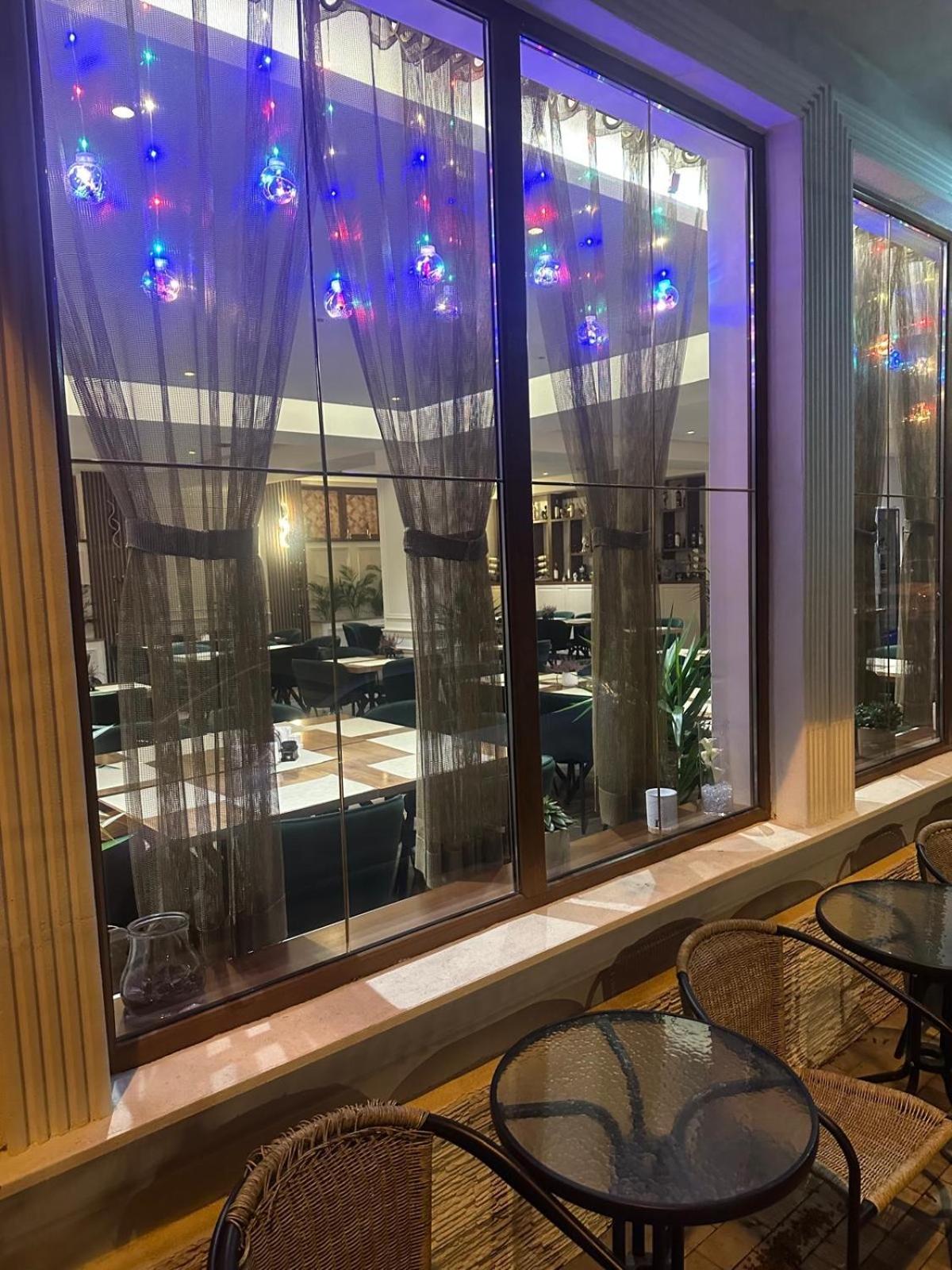 Freedom&Relax Hotel Бузау Екстериор снимка